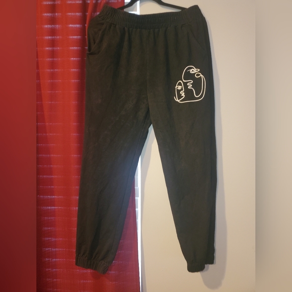 Two PC art outfit - Picture 5 of 10